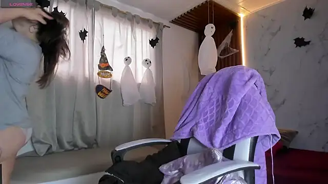 shasha bloom online show from October 2025 08:09:02 PM