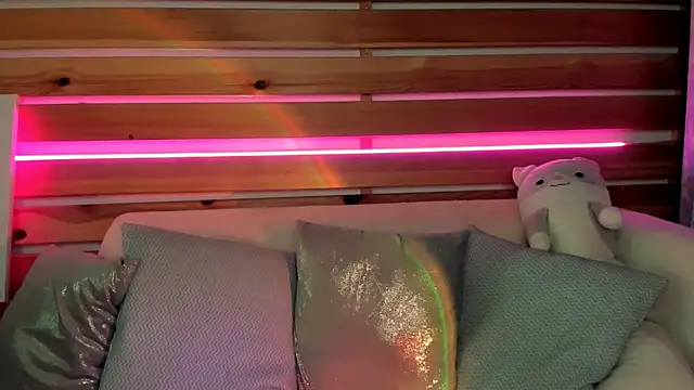 Lori Williams online show from October 2025 01:06:02 AM