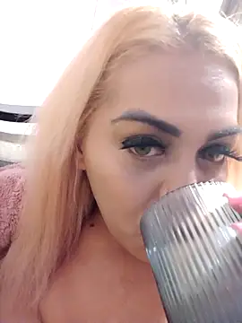 izauri2025 online show from October 2025 05:50:02 AM