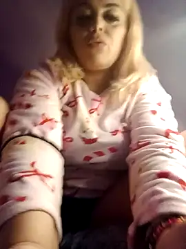 izauri2025 online show from October 2025 08:10:01 PM