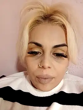 izauri2025 online show from November 2025 07:19:01 PM