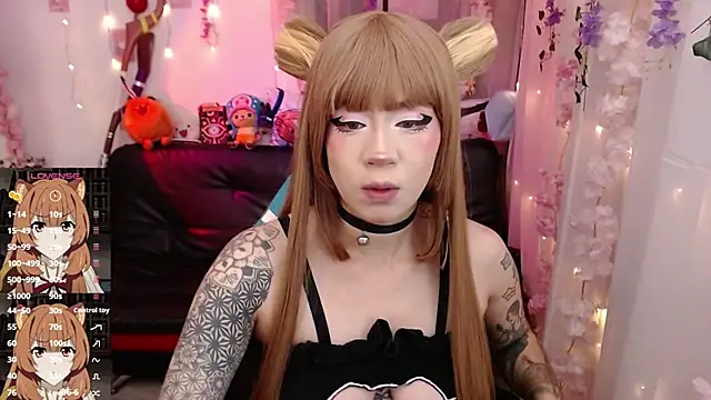 jadedelux  online show from October 2025 02:39:02 PM