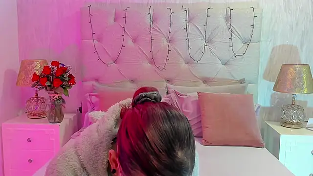 Snapshot of Pamelamiler__ chatting on September 2025 12:18:01 PM Pamelamiler online show from September 2025 12:18:01 PM