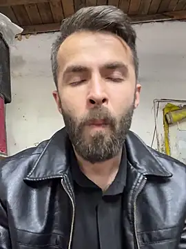 Snapshot of S-kt-et chatting on November 2025 07:20:01 AM S-kt-et online show from November 2025 07:20:01 AM