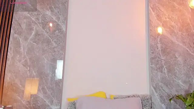 Snapshot of Emma_hunter_ chatting on October 2025 03:51:02 AM Emma hunter online show from October 2025 03:51:02 AM