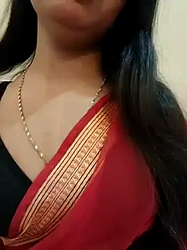 Snapshot of Maahhii_2 chatting on October 2025 06:42:02 PM Maahhii 2 online show from October 2025 06:42:02 PM