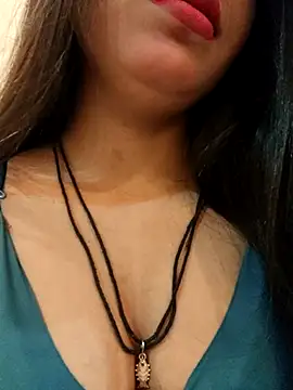 Snapshot of Maahhii_2 chatting on October 2025 06:30:02 PM Maahhii 2 online show from October 2025 06:30:02 PM