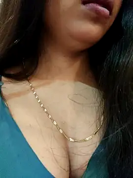 Snapshot of Maahhii_2 chatting on November 2025 06:43:02 PM Maahhii 2 online show from November 2025 06:43:02 PM