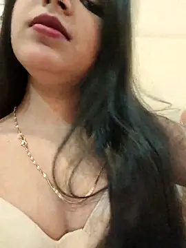 Snapshot of Maahhii_2 chatting on November 2025 06:40:02 PM Maahhii 2 online show from November 2025 06:40:02 PM