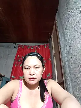 Snapshot of Everleigh_mom chatting on October 2025 03:36:02 AM Everleigh mom online show from October 2025 03:36:02 AM