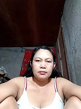 Snapshot of Everleigh_mom chatting on October 2025 07:29:02 PM Everleigh mom online show from October 2025 07:29:02 PM