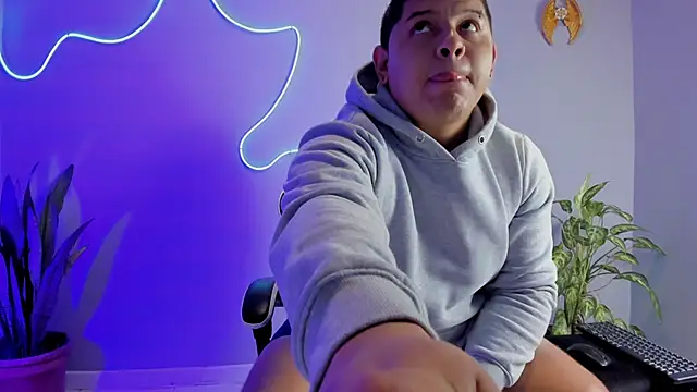 Snapshot of Maximus_Steel chatting on October 2025 10:55:01 AM Maximus Steel online show from October 2025 10:55:01 AM