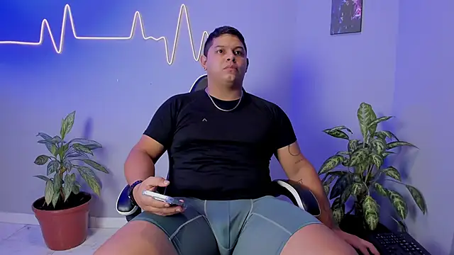 Snapshot of Maximus_Steel chatting on November 2025 11:54:01 AM Maximus Steel online show from November 2025 11:54:01 AM