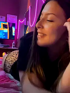 Snapshot of kiramedi chatting on November 2025 02:57:01 AM kiramedi online show from November 2025 02:57:01 AM