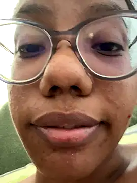 Snapshot of Valen1800 chatting on September 2025 07:41:02 PM Valen1800 online show from September 2025 07:41:02 PM