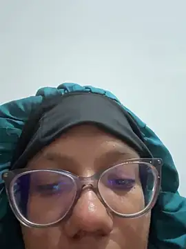 Snapshot of Valen1800 chatting on October 2025 02:31:02 AM Valen1800 online show from October 2025 02:31:02 AM