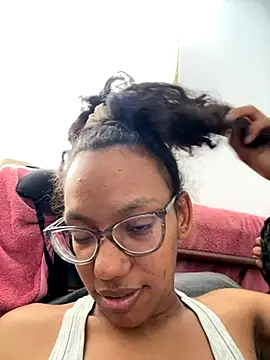 Snapshot of Valen1800 chatting on October 2025 02:15:01 PM Valen1800 online show from October 2025 02:15:01 PM