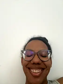 Snapshot of Valen1800 chatting on October 2025 08:31:01 PM Valen1800 online show from October 2025 08:31:01 PM