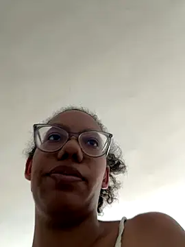 Snapshot of Valen1800 chatting on November 2025 04:51:02 PM Valen1800 online show from November 2025 04:51:02 PM