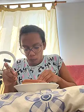 Snapshot of Valen1800 chatting on November 2025 03:12:01 PM Valen1800 online show from November 2025 03:12:01 PM