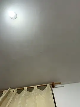 Snapshot of Valen1800 chatting on November 2025 12:42:02 AM Valen1800 online show from November 2025 12:42:02 AM