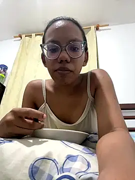 Snapshot of Valen1800 chatting on November 2025 02:00:01 AM Valen1800 online show from November 2025 02:00:01 AM