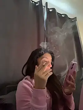 Snapshot of naughtybella05 chatting on November 2025 01:04:01 PM naughtybella05 online show from November 2025 01:04:01 PM