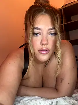 Snapshot of GoddessPrincesss chatting on October 2025 09:37:02 PM GoddessPrincesss online show from October 2025 09:37:02 PM