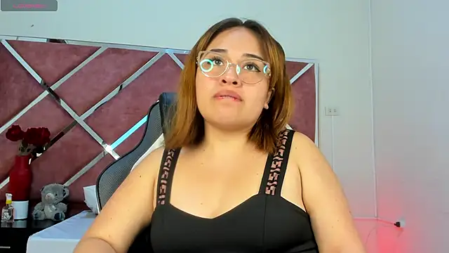 sara-lopez1 online show from September 2025 07:35:02 PM