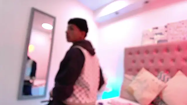 Snapshot of OzorioDany chatting on November 2025 03:27:01 AM OzorioDany online show from November 2025 03:27:01 AM