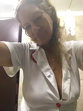 Snapshot of MaryeLunna chatting on October 2025 11:08:02 AM MaryeLunna online show from October 2025 11:08:02 AM