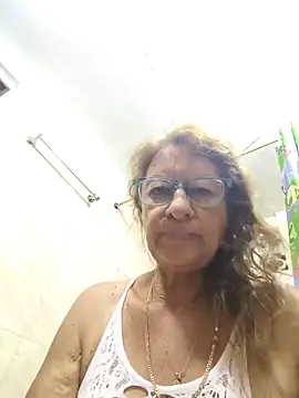 Snapshot of MaryeLunna chatting on October 2025 11:35:02 PM MaryeLunna online show from October 2025 11:35:02 PM