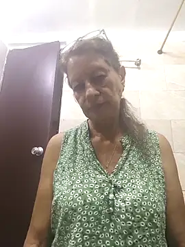 Snapshot of MaryeLunna chatting on October 2025 12:32:02 AM MaryeLunna online show from October 2025 12:32:02 AM