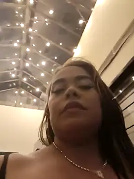 Snapshot of EmilyDuran_ chatting on November 2025 12:10:01 AM EmilyDuran online show from November 2025 12:10:01 AM