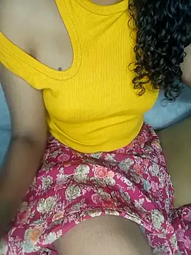 Snapshot of Tamilpallavi chatting on November 2025 03:03:01 PM Tamilpallavi online show from November 2025 03:03:01 PM