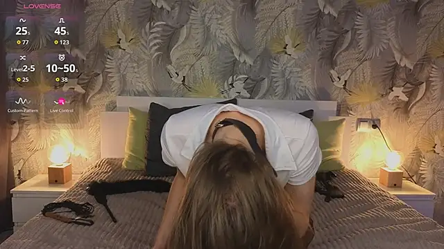 EllieSugar online show from October 2025 03:40:01 AM