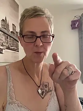 Curvy-Jinx online show from October 2025 08:37:01 AM