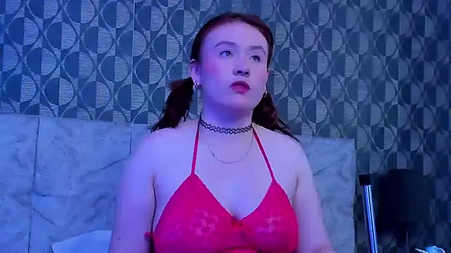 Snapshot of AliaMiller_ chatting on October 2025 09:56:01 PM AliaMiller online show from October 2025 09:56:01 PM