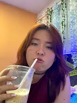 Snapshot of AliaMiller_ chatting on October 2025 08:20:02 PM AliaMiller online show from October 2025 08:20:02 PM