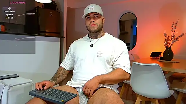 Snapshot of Michael_Salens chatting on October 2025 10:21:02 PM Michael Salens online show from October 2025 10:21:02 PM