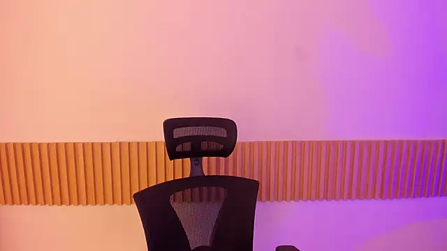 OliviaSweett online show from October 2025 07:00:01 PM