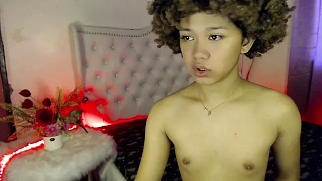 Snapshot of 9INCHESHARDCOCK chatting on October 2025 04:43:01 AM 9INCHESHARDCOCK online show from October 2025 04:43:01 AM