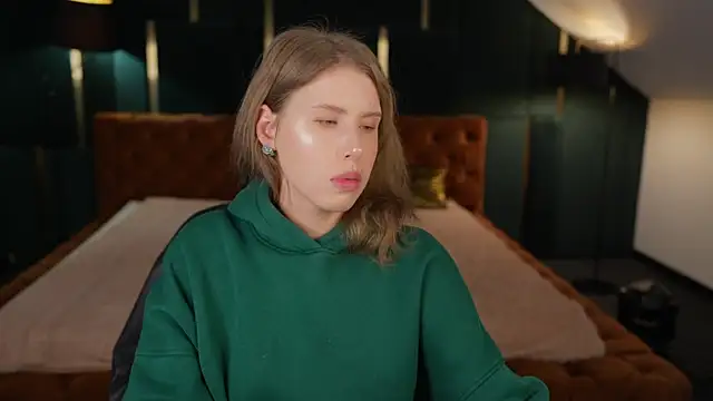 BadAfina online show from October 2025 10:24:01 AM