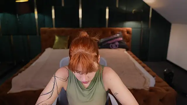 BadAfina online show from October 2025 11:22:01 AM