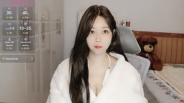 Snapshot of Xiaotantan-99 chatting on October 2025 07:43:01 PM Xiaotantan-99 online show from October 2025 07:43:01 PM