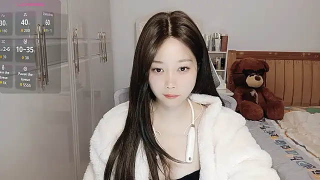 Snapshot of Xiaotantan-99 chatting on October 2025 07:49:01 PM Xiaotantan-99 online show from October 2025 07:49:01 PM