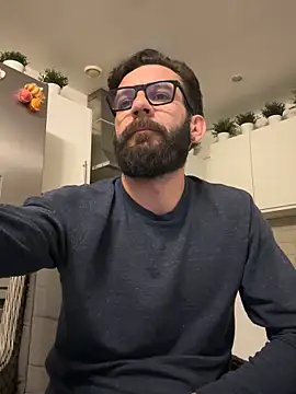 Snapshot of Michel_huge chatting on November 2025 08:30:02 PM Michel huge online show from November 2025 08:30:02 PM