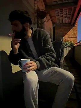 Snapshot of Michel_huge chatting on November 2025 07:19:02 AM Michel huge online show from November 2025 07:19:02 AM