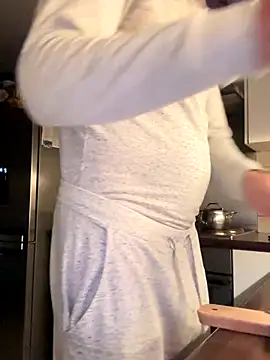 Snapshot of Michel_huge chatting on November 2025 04:35:01 AM Michel huge online show from November 2025 04:35:01 AM