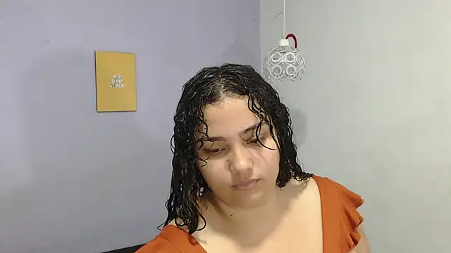 penelope gucci1 online show from September 2025 11:56:01 AM